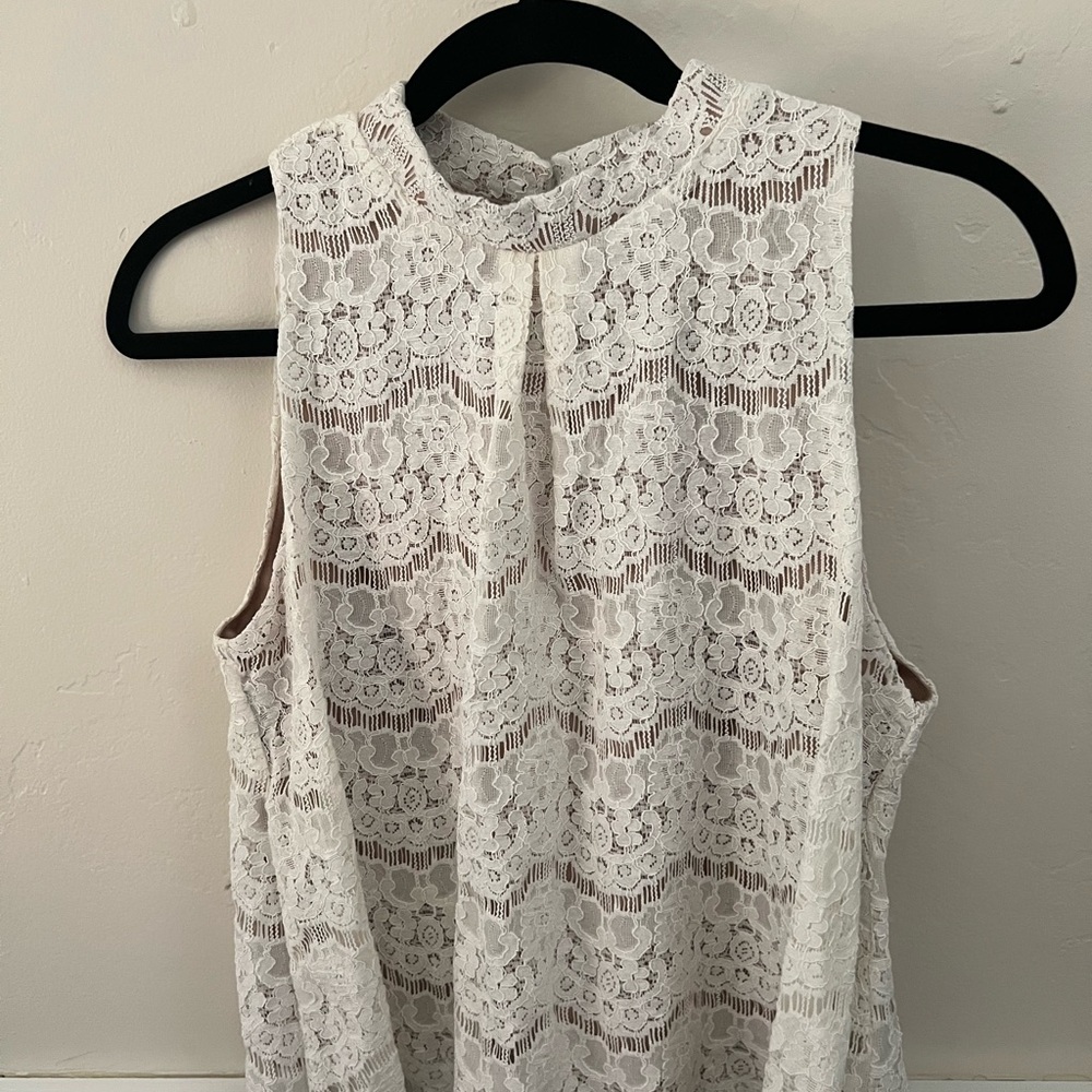 Chic White Lace Sleeveless Top